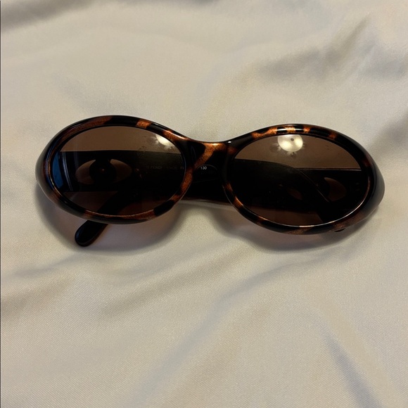 Vintage Authentic Fendi Tortoise Sunglasses - Picture 8 of 12